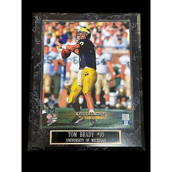Official Tom Brady #10 University of Michigan NCAA Football Photograph Plaque - Picture 1 of 5
